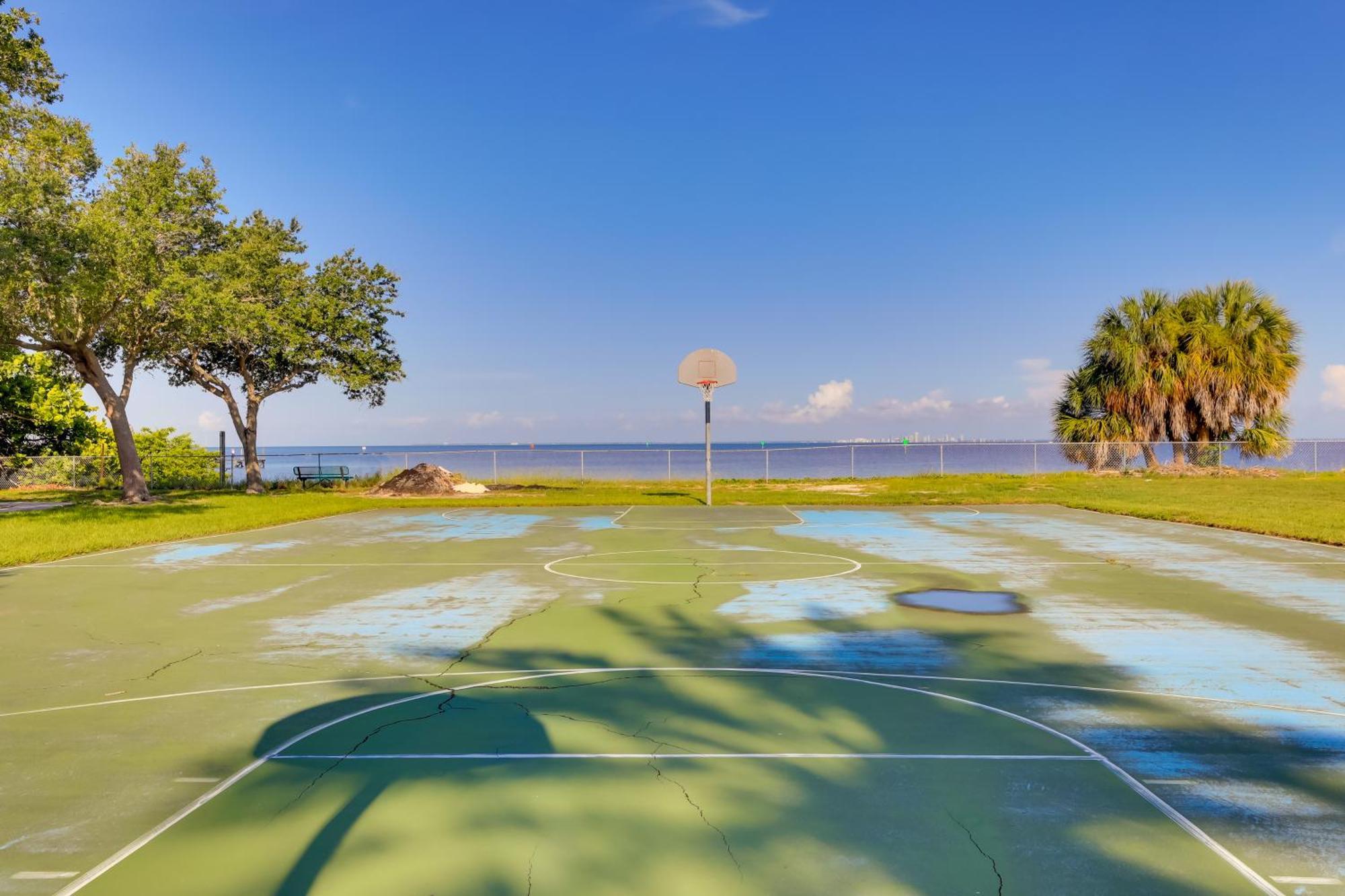 Coastal-Zen Ruskin Retreat Less Than 1 Mi To Beach! Εξωτερικό φωτογραφία
